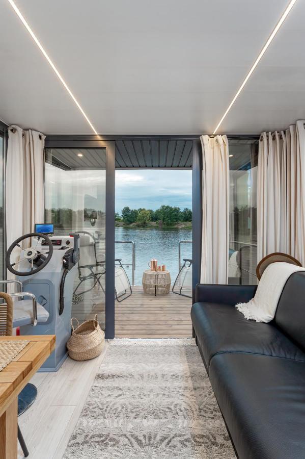 Lemuria Houseboat - Plywajacy Domek Na Wodzie ヴロツワフ エクステリア 写真