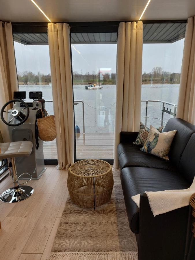 Lemuria Houseboat - Plywajacy Domek Na Wodzie ヴロツワフ エクステリア 写真